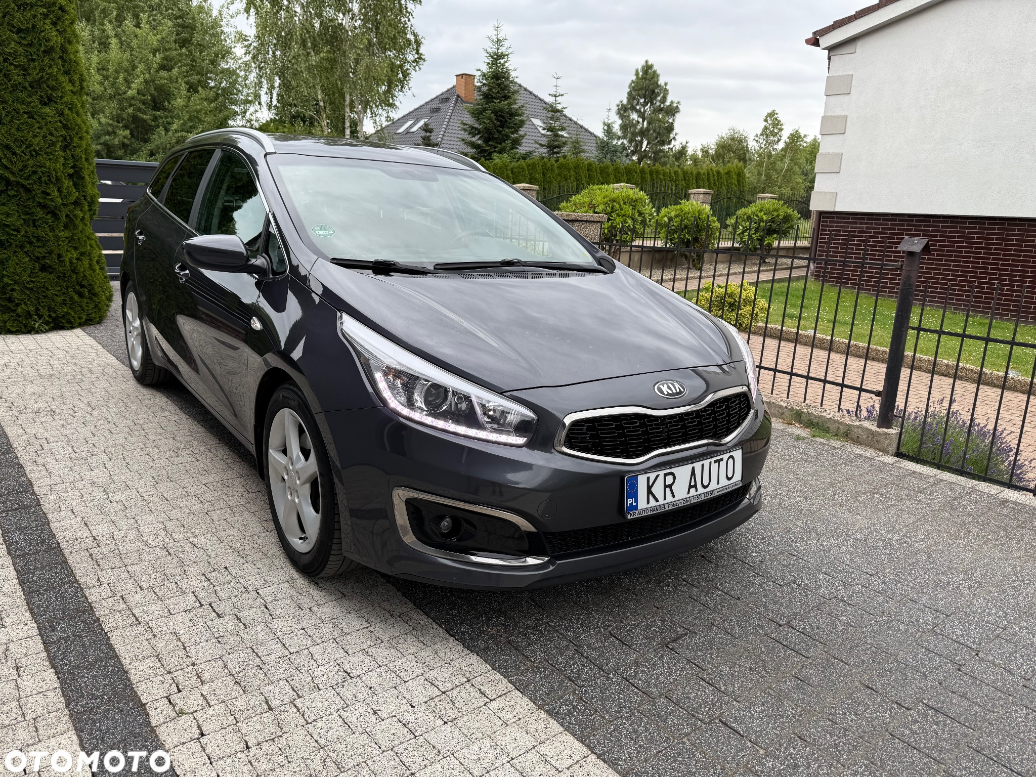 Kia Ceed 1.6 CRDi 136 ISG Vision - 25