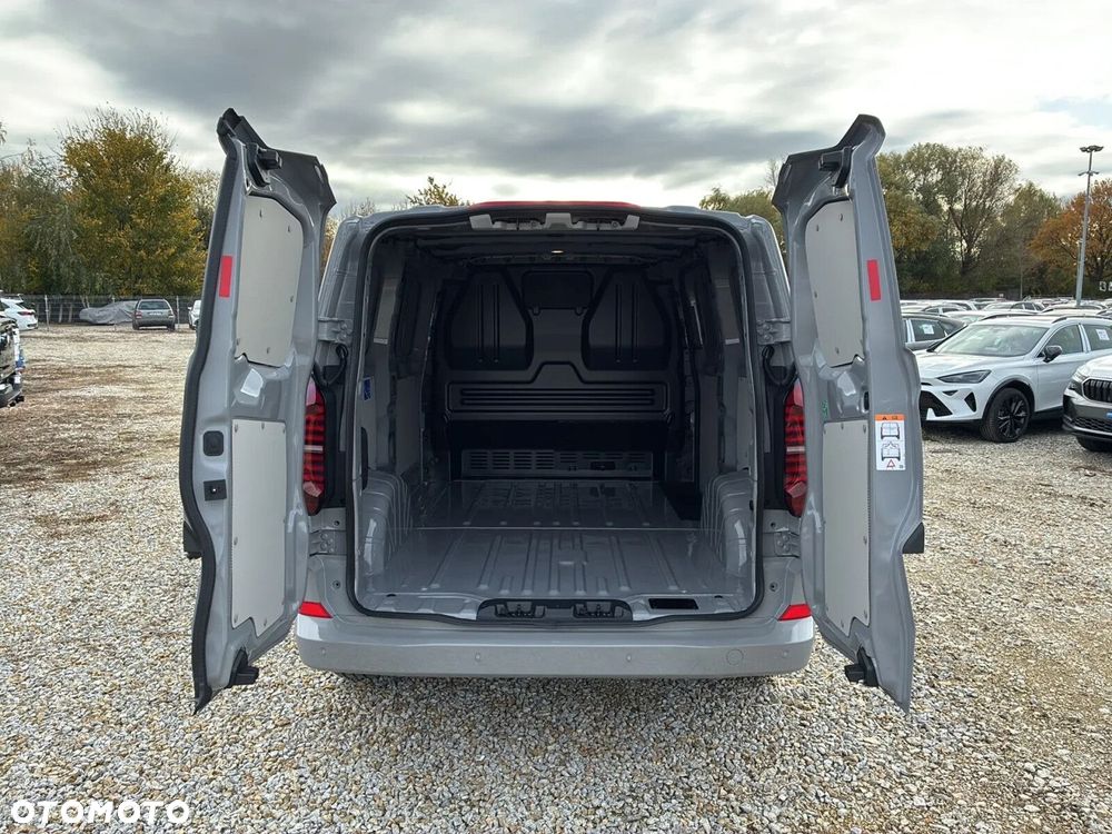 Volkswagen Transporter Furgon L1, 2.0 TDI 150 KM manual - 10