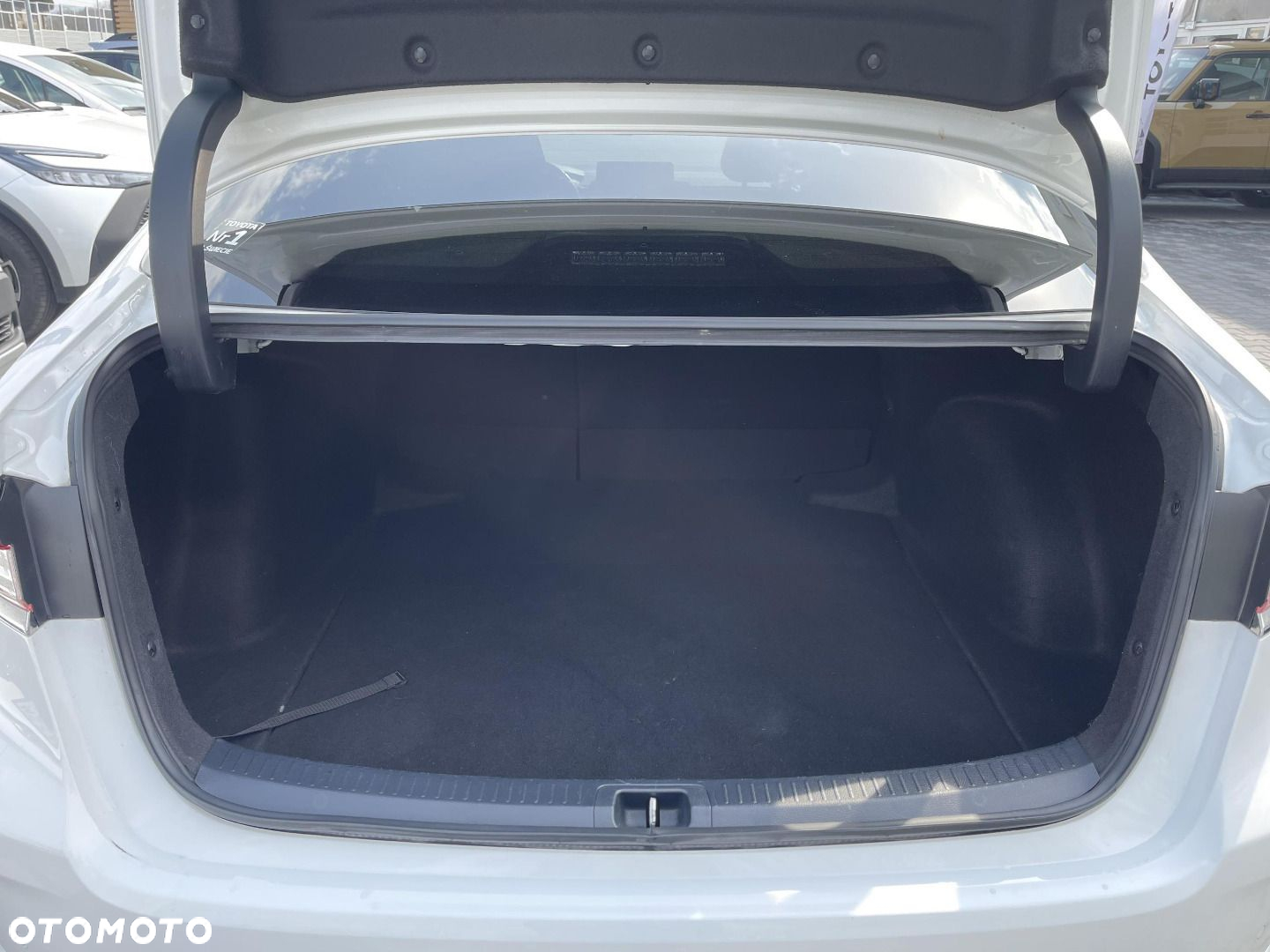 Toyota Corolla - 12