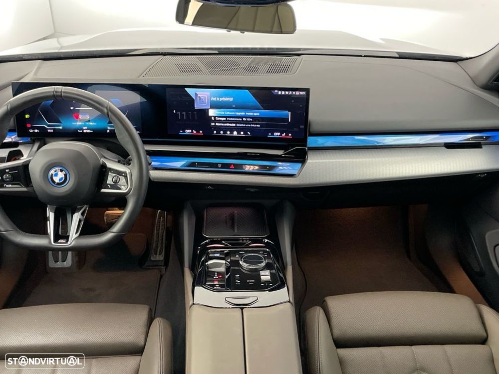BMW i5 eDrive40 - 10