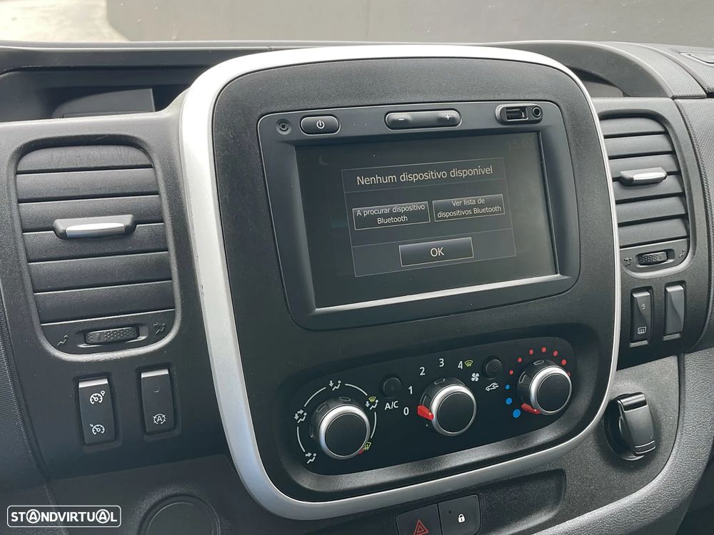 Renault Trafic 2.0 dCi IVA Dedutível - 26