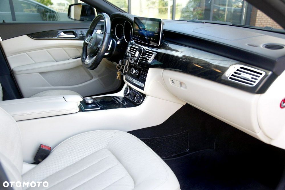 Mercedes-Benz CLS 350 CDI 4Matic 7G-TRONIC - 12