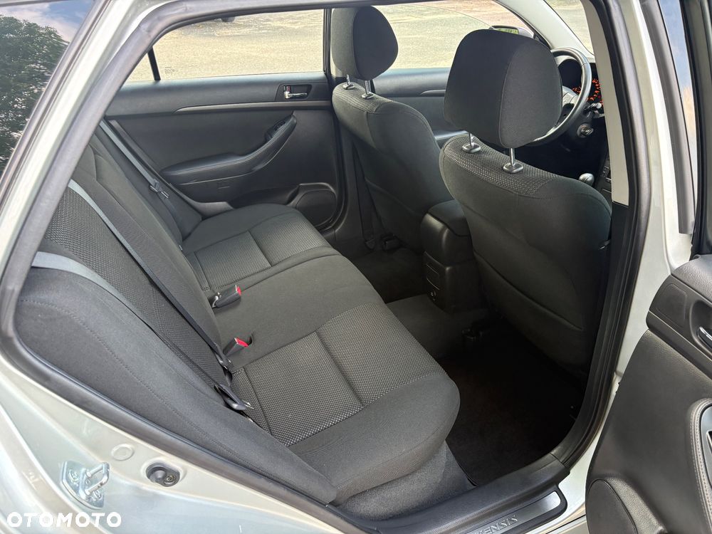 Toyota Avensis 1.8 VVT-i Edition - 32
