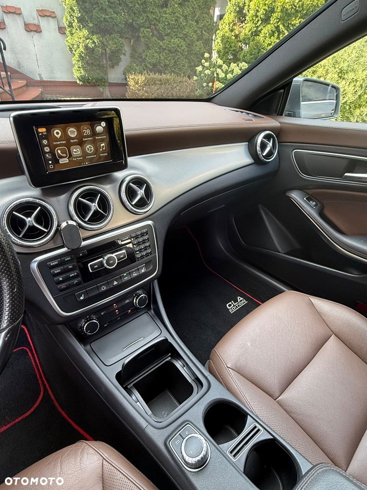 Mercedes-Benz CLA 200 d 7G-DCT - 23