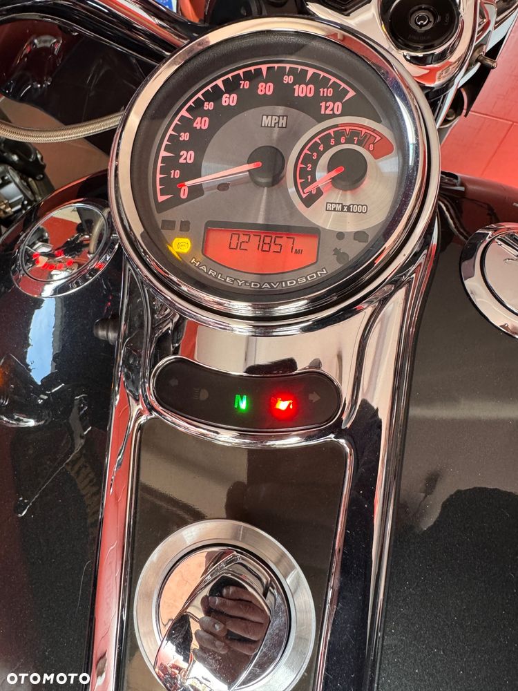 Harley-Davidson Touring Road King - 4