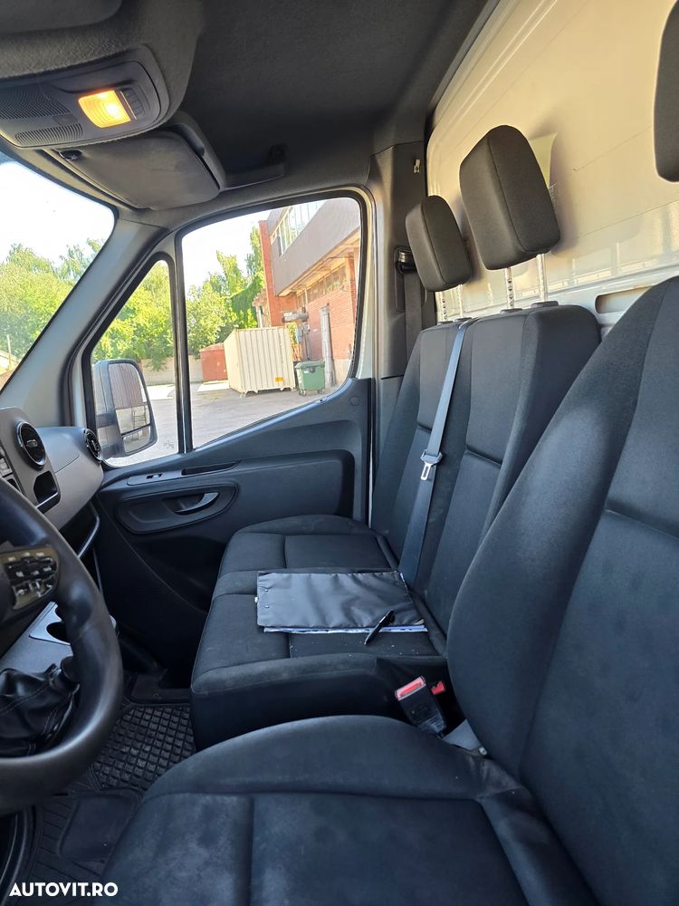 Mercedes-Benz Sprinter - 12