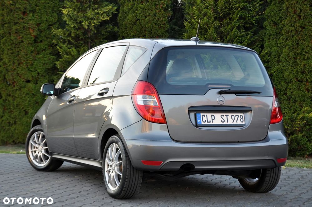 Mercedes-Benz Klasa A 160 BlueEFFICIENCY Elegance Special Edition - 18