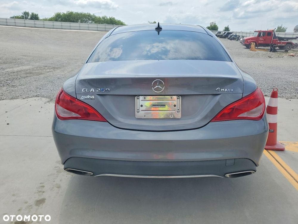 Mercedes-Benz CLA 250 4Matic 7G-DCT - 6