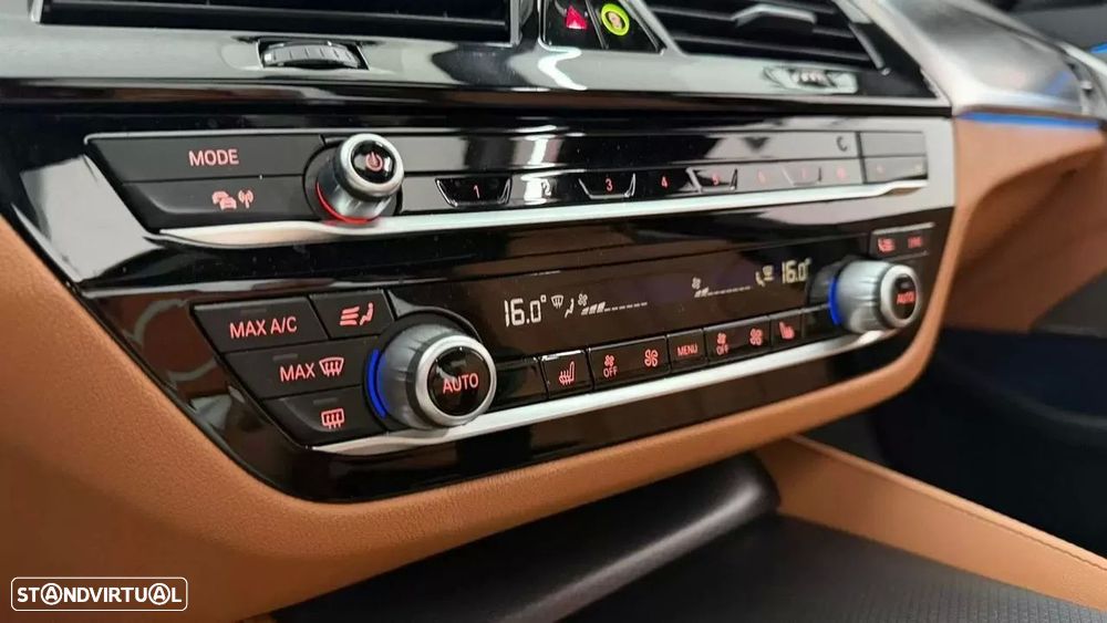 BMW 530 e Pack Desportivo M - 28