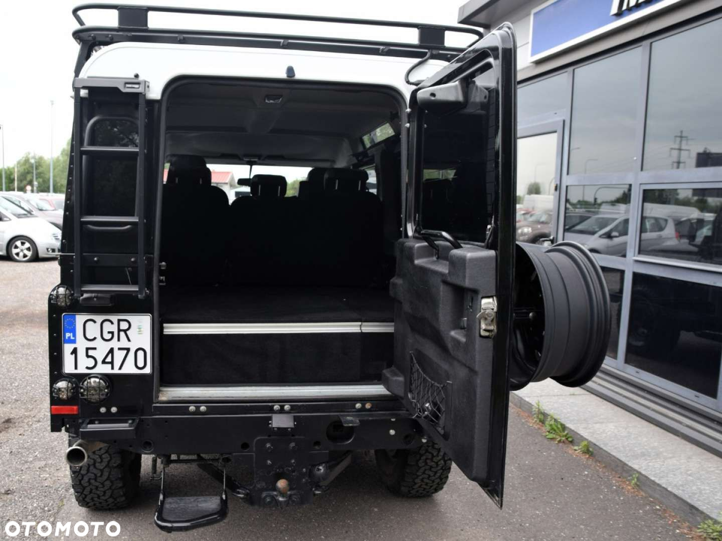 Land Rover Defender - 9