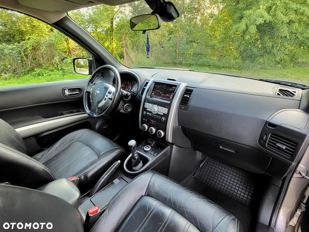 Nissan X-Trail 2.0 dCi 4x4 DPF Platinum - 17