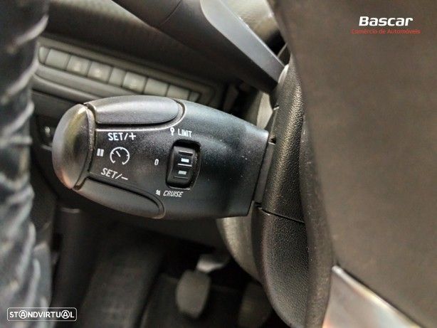 Peugeot 2008 1.6 e-HDi Allure - 28