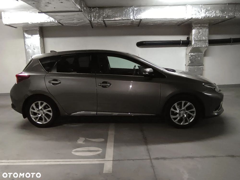 Toyota Auris 1.6 Prestige - 4