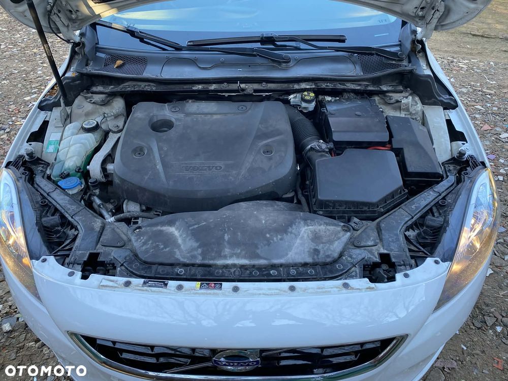 Volvo V40 D2 - 9