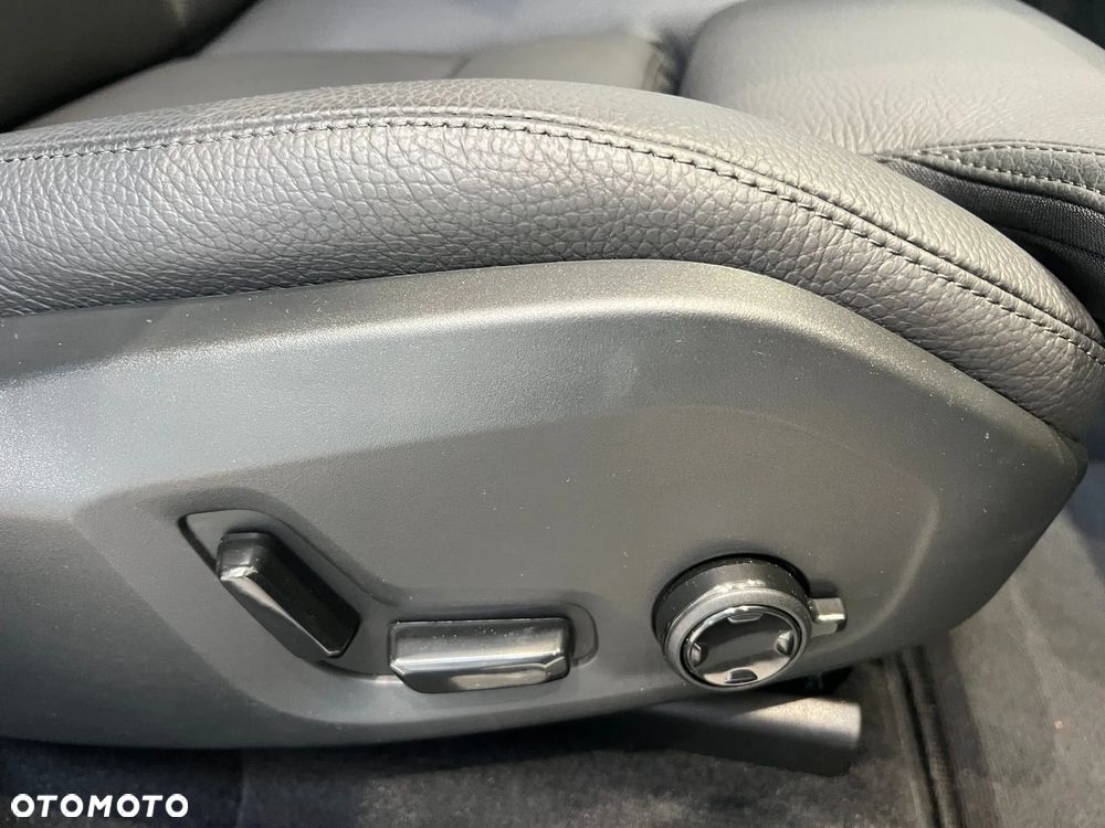 Volvo XC 60 B5 B AWD Geartronic RDesign - 30