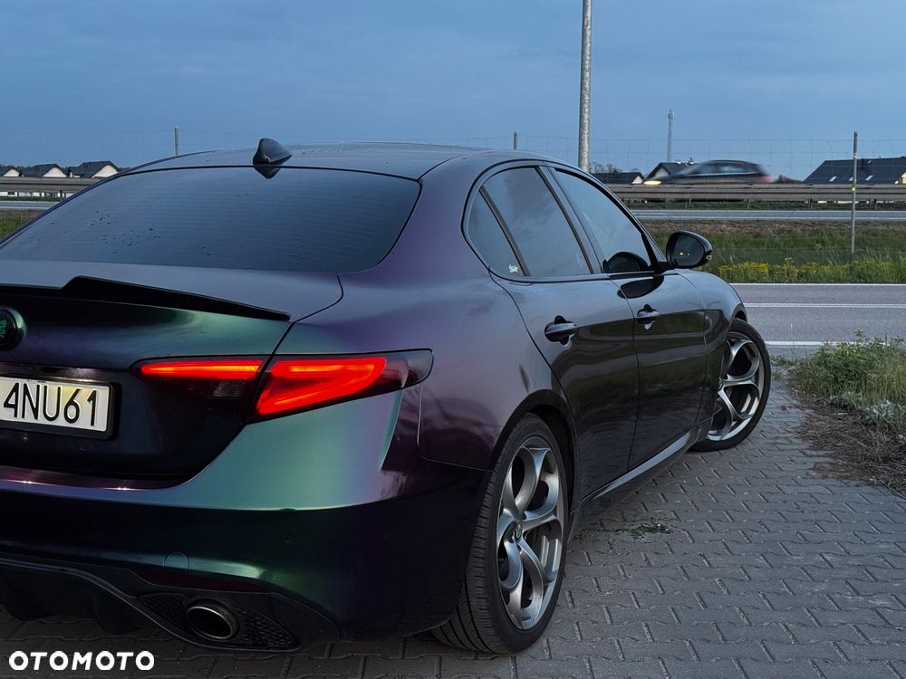 Alfa Romeo Giulia 2.0 Turbo 16V AT8-Q4 Intensa - 13