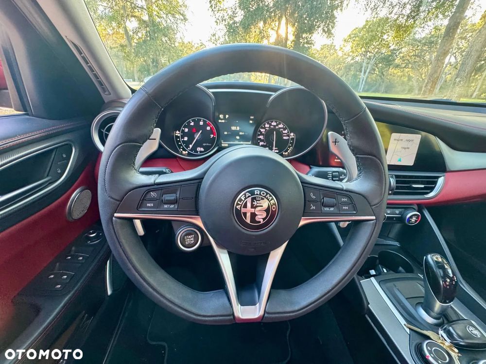 Alfa Romeo Giulia 2.0 Turbo 16V AT8-Q4 Ti - 20