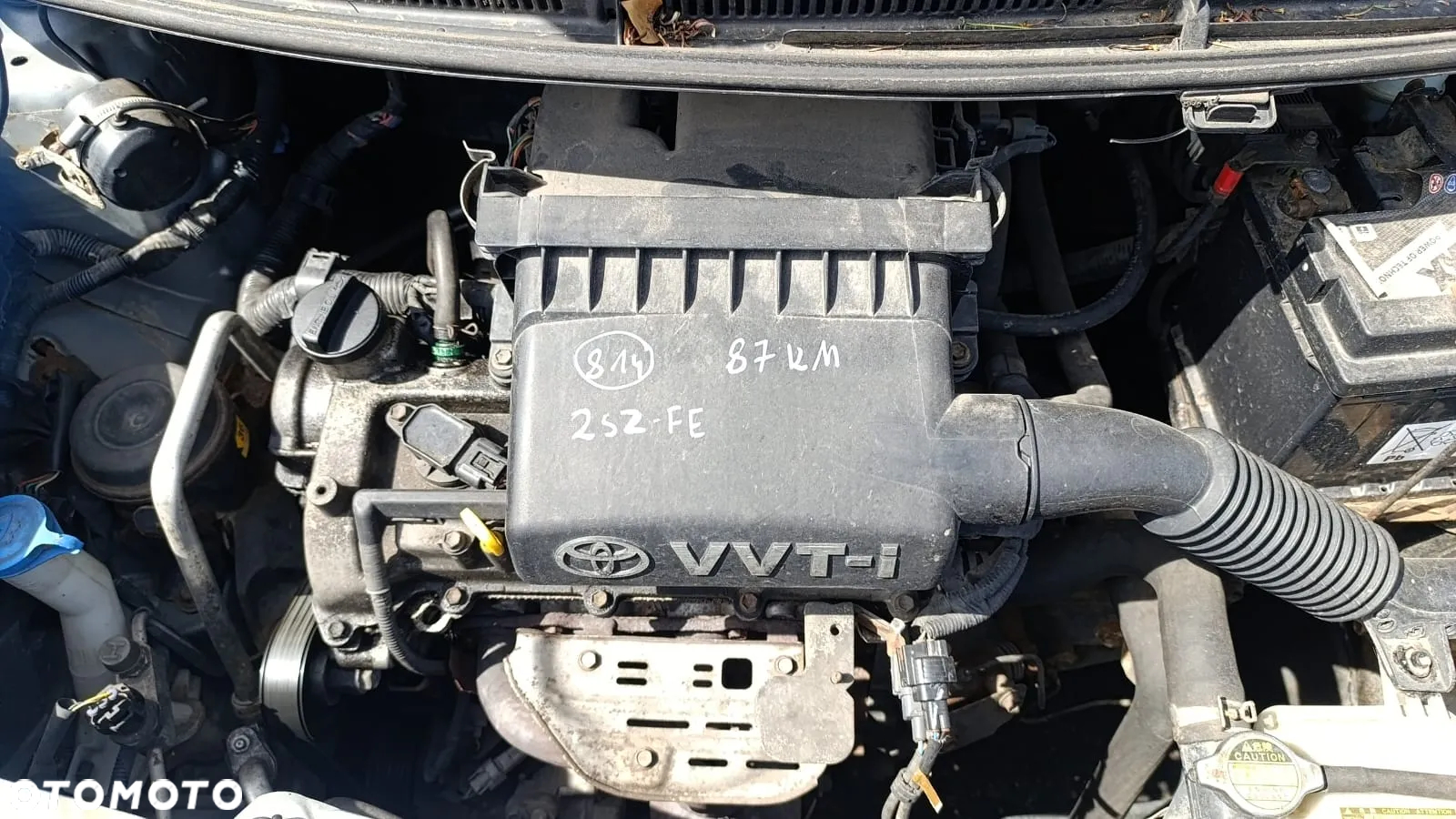 34674 Toyota yaris 2 1.3  vvti 2SZ-FE na części lakier 1F8 - 2