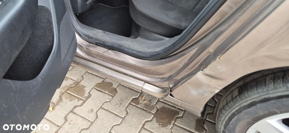 Volkswagen Passat - 17