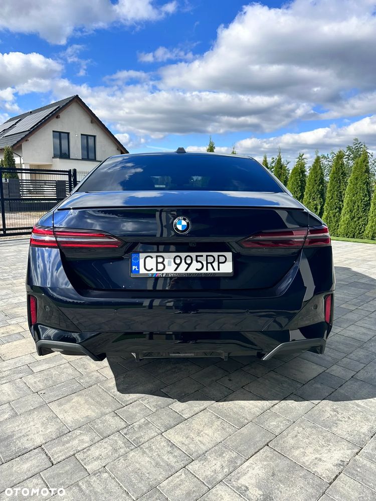 BMW Seria 5 M550i xDrive - 30