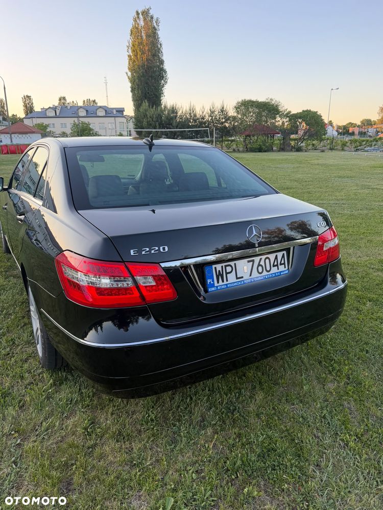 Mercedes-Benz Klasa E 220 CDI DPF BlueEFFICIENCY Automatik Avantgarde - 7