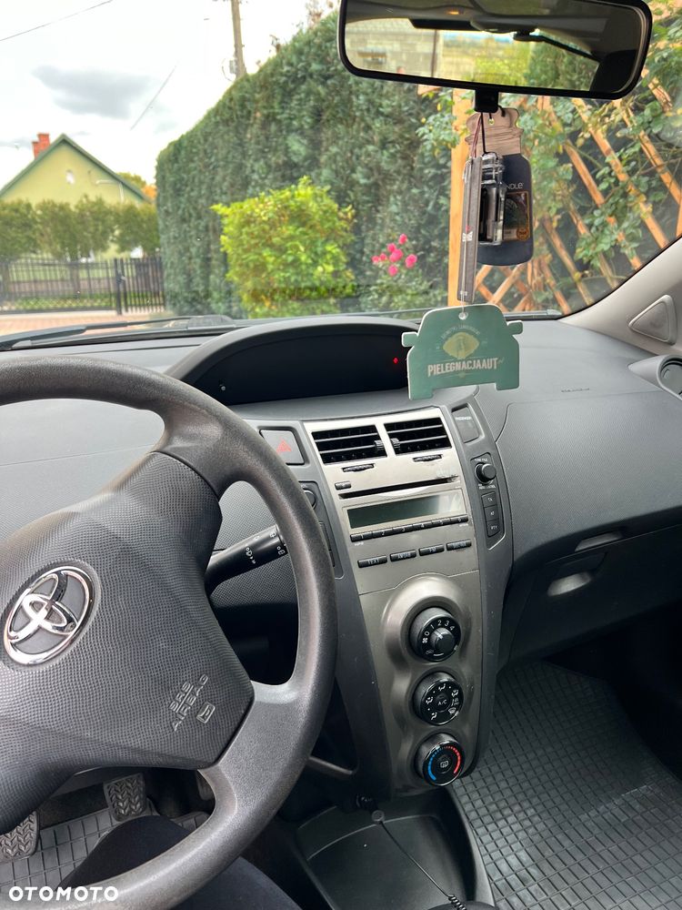 Toyota Yaris 1.33 Luna - 11