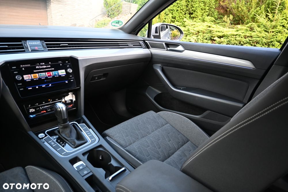 Volkswagen Passat 2.0 TDI SCR DSG Business - 20