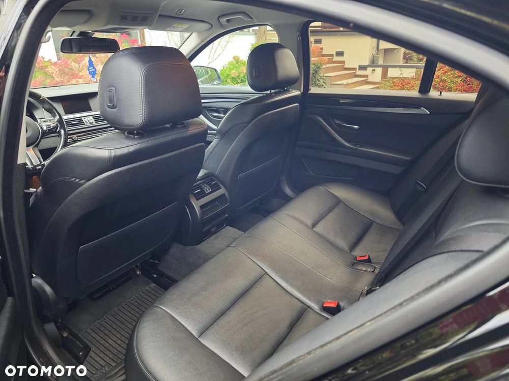 BMW Seria 5 520d xDrive - 9