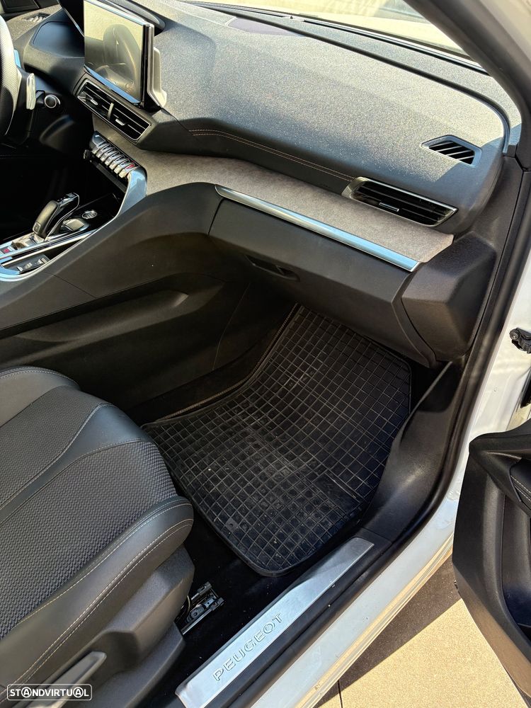 Peugeot 5008 1.5 BlueHDi GT EAT8 - 6