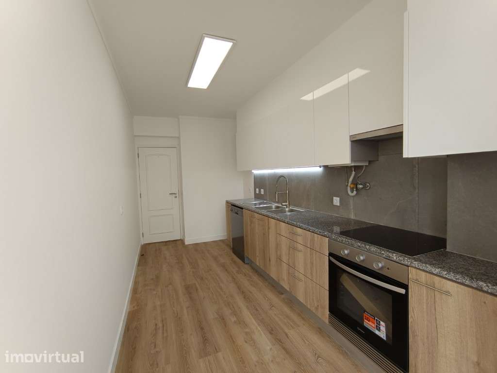 Apartamento T3 Totalmente Renovado em S. Domingos de Benfica - Grande imagem: 4/44