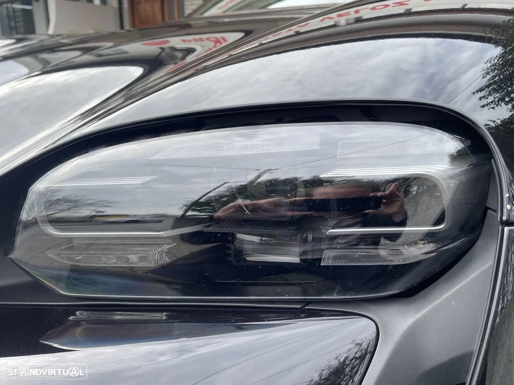 Porsche Taycan Standard - 16