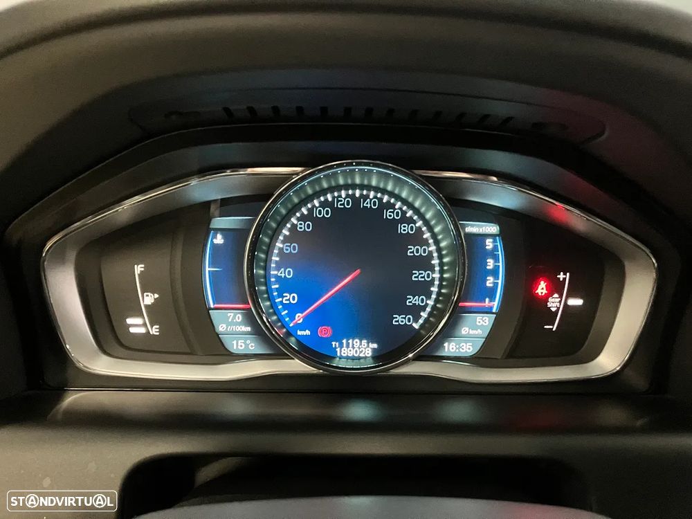 Volvo XC 60 2.0 D4 DRIVe R-Design - 29