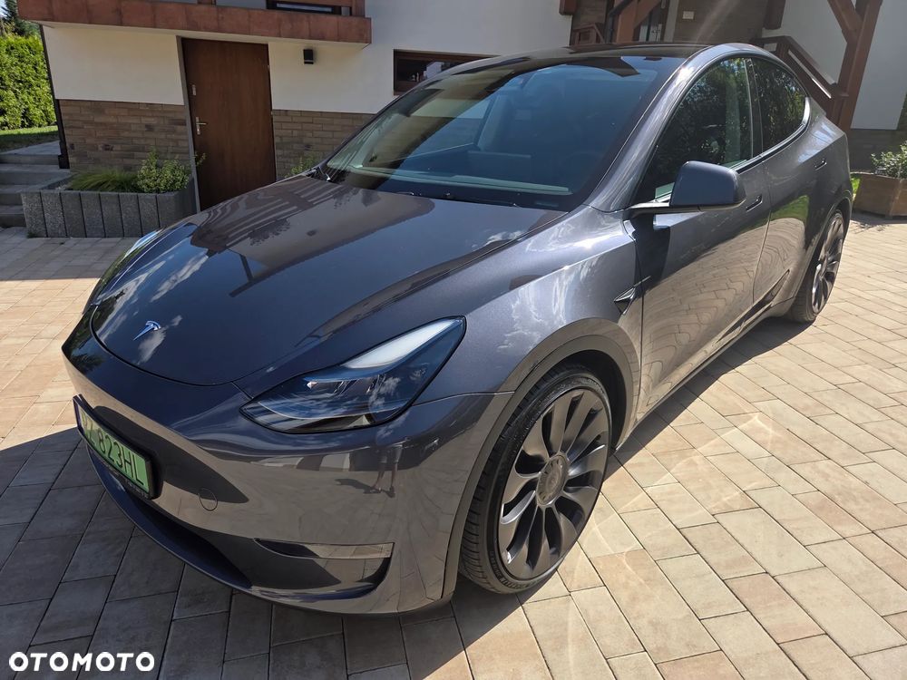Tesla Model Y Performance AWD - 15