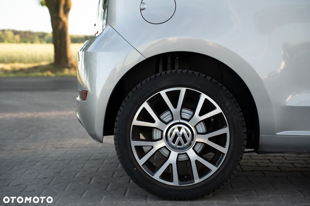 Volkswagen up! take - 12
