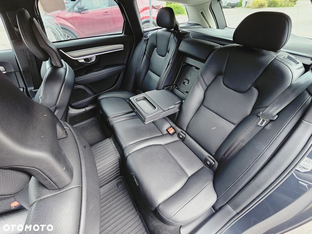 Volvo V90 D3 Momentum Pro - 4