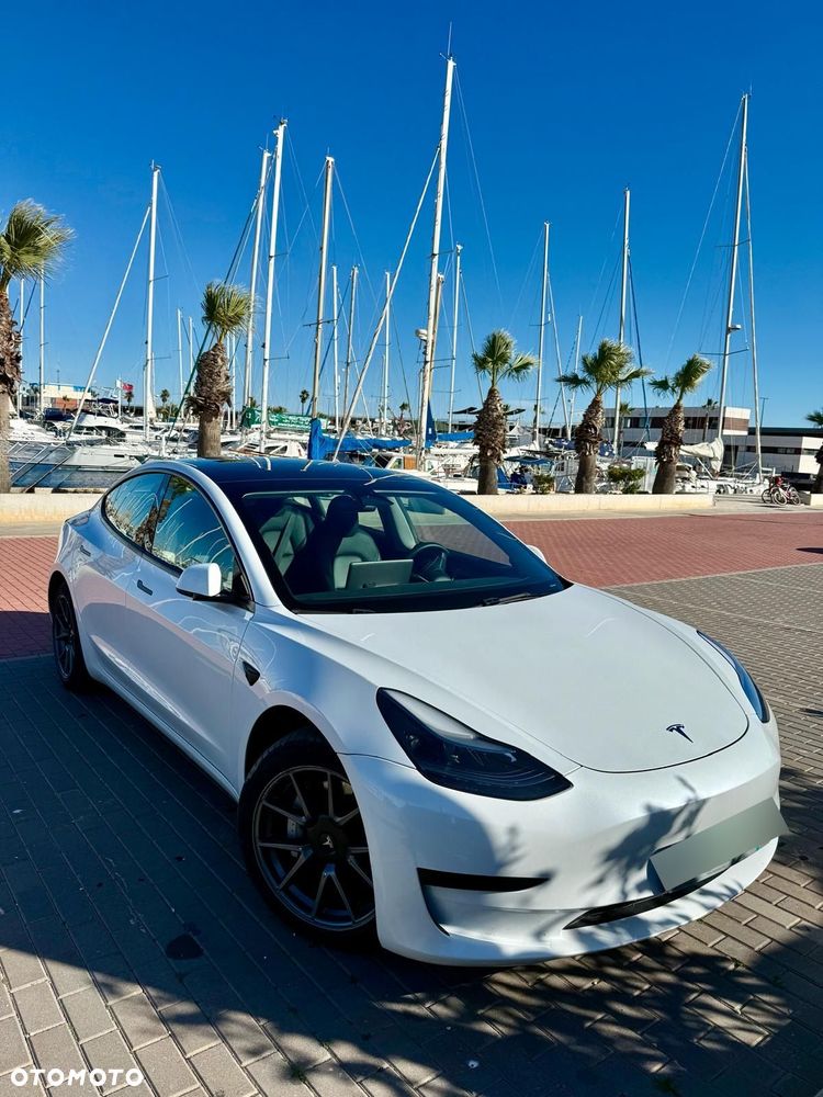 Tesla Model 3 - 10