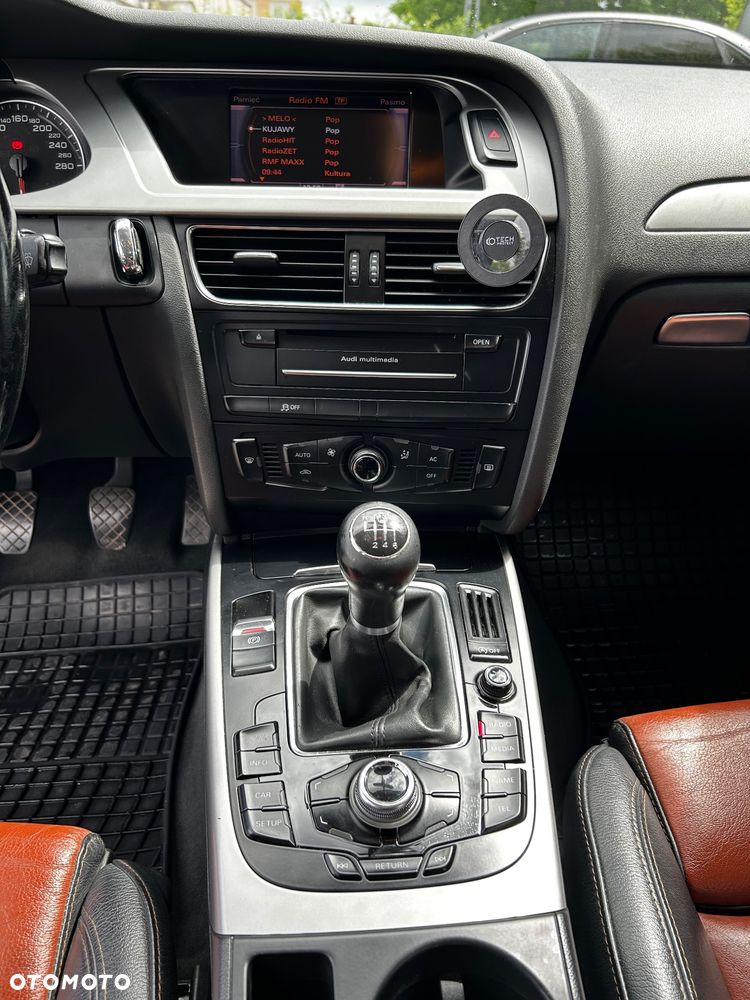 Audi A4 Limousine - 10