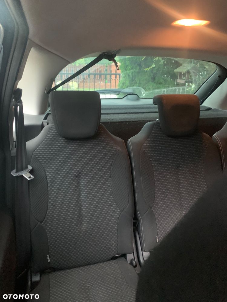 Citroën C4 Picasso - 16