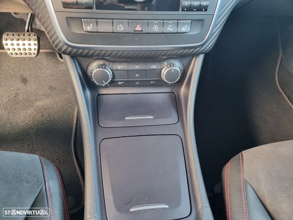 Mercedes-Benz A 180 7G-DCT AMG Line - 15