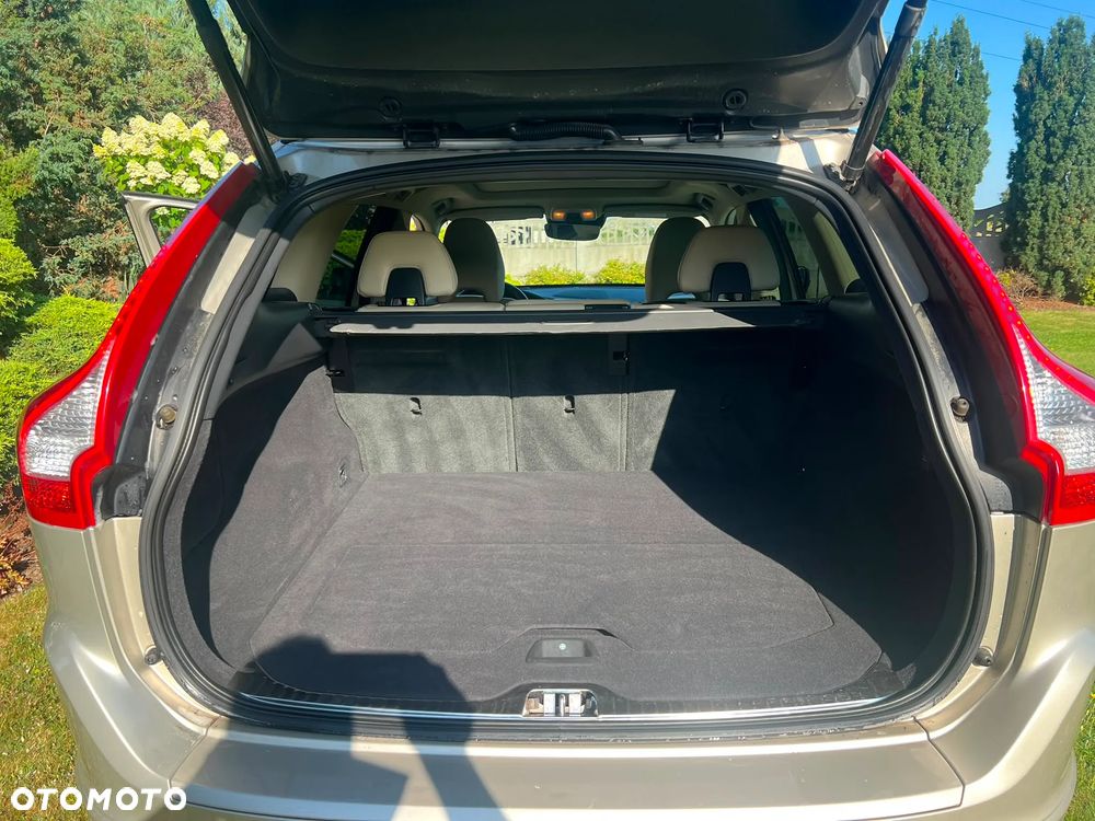 Volvo XC 60 D4 Geartronic Summum - 10