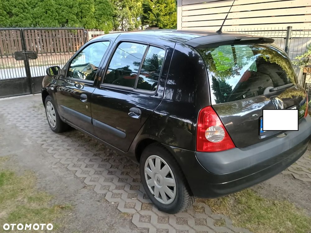 Renault Clio - 8