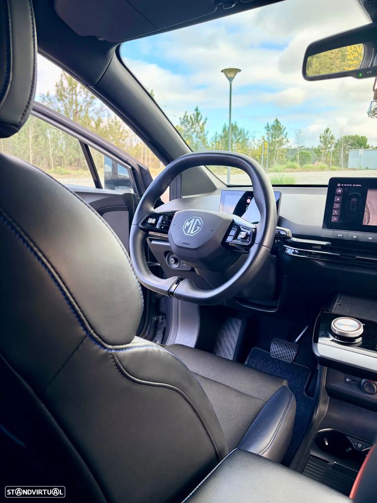 MG MG4 64 kWh Luxury - 9