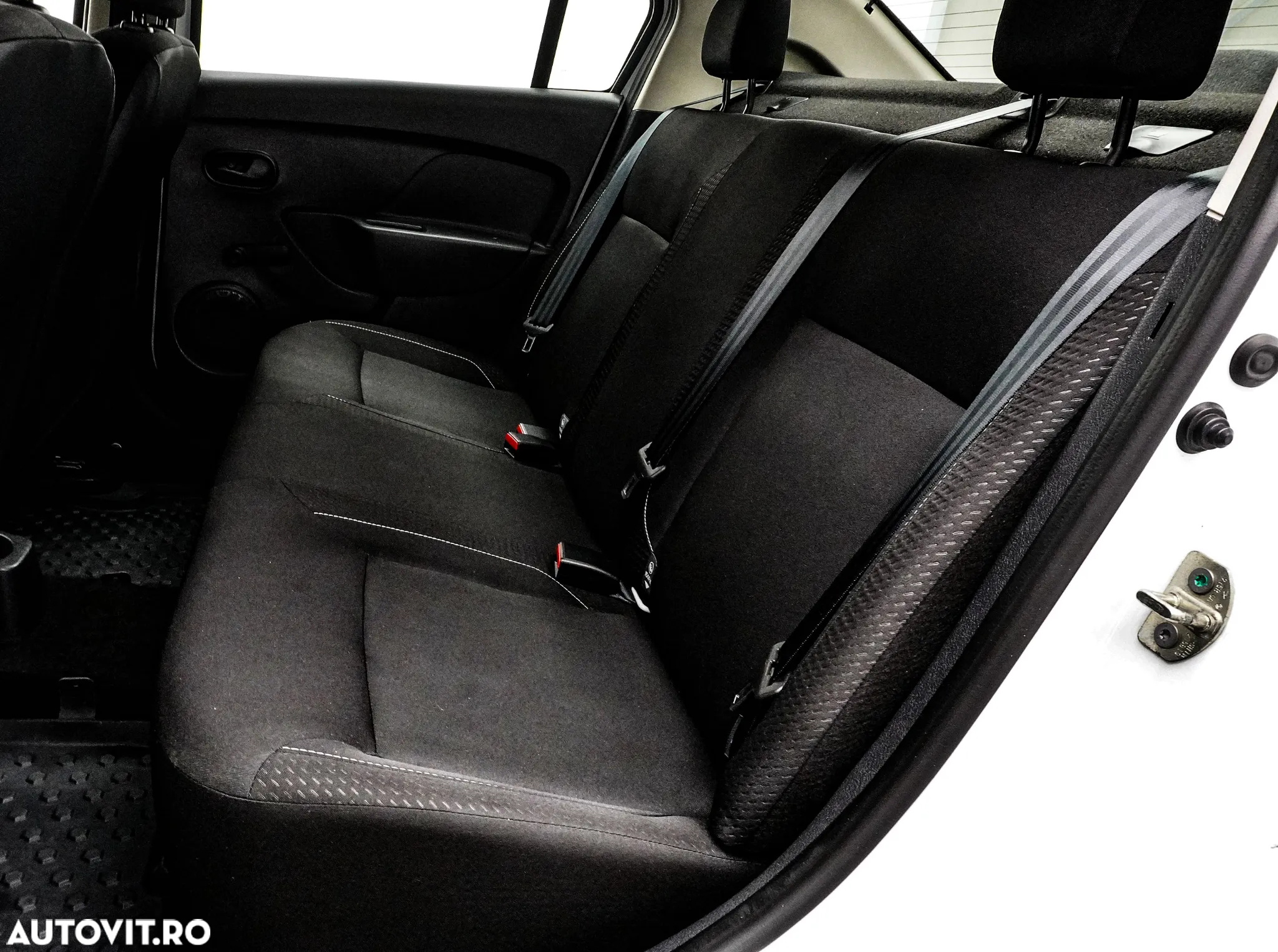 Dacia Logan 1.5 DCI Laureate - 16