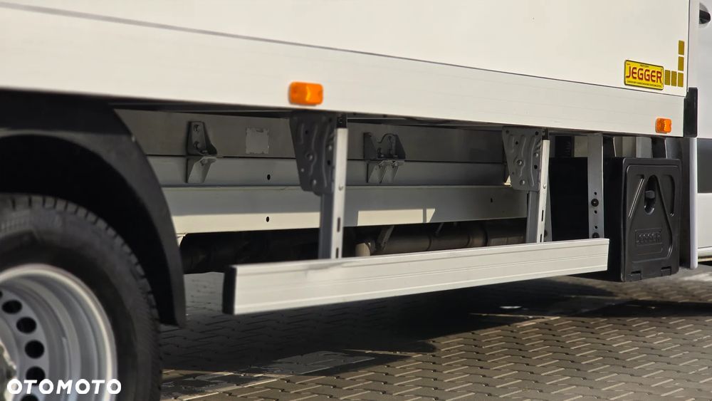 Mercedes-Benz SPRINTER 519 CDI 907❗❗3.0 190 KM / FULL OPCJA / AUTOMAT 9G-TRONIC / FULL LED / KONTENER 10EP  / PLANDEKA 10EP / DRZWI Z TYŁU / BLIŹNIAKI / XENON / RAMA / ZABUDOWA JEGGER / PODUSZKI PNEUMATYCZNE / SYPIALKA / SALON POLSKA ❗❗ - 25