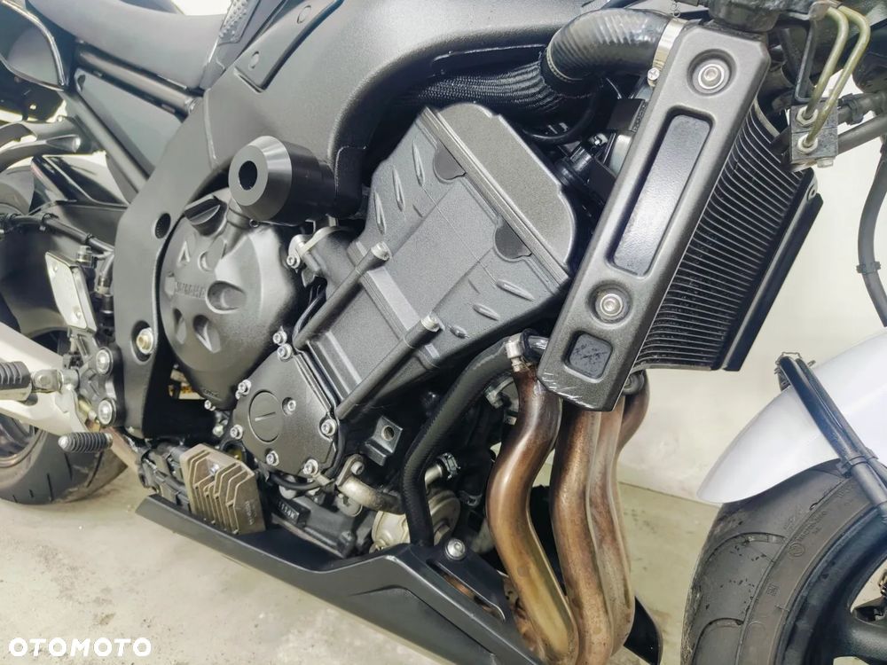 Yamaha FZ8 - 7