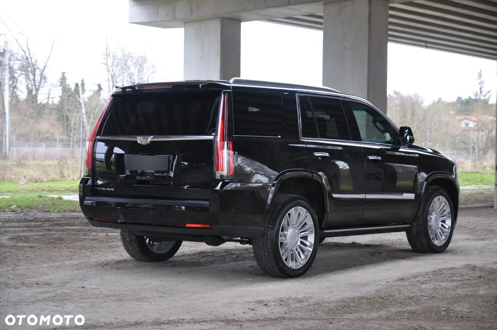 Cadillac Escalade - 14