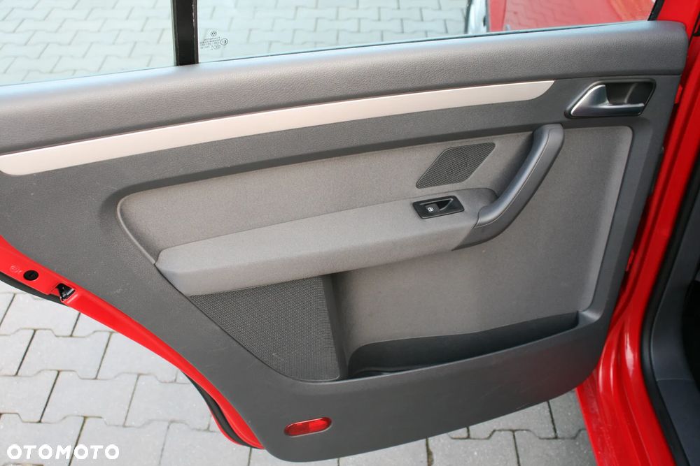 Volkswagen Touran 1.6 TDI DPF BlueMotion Technology Trendline - 22