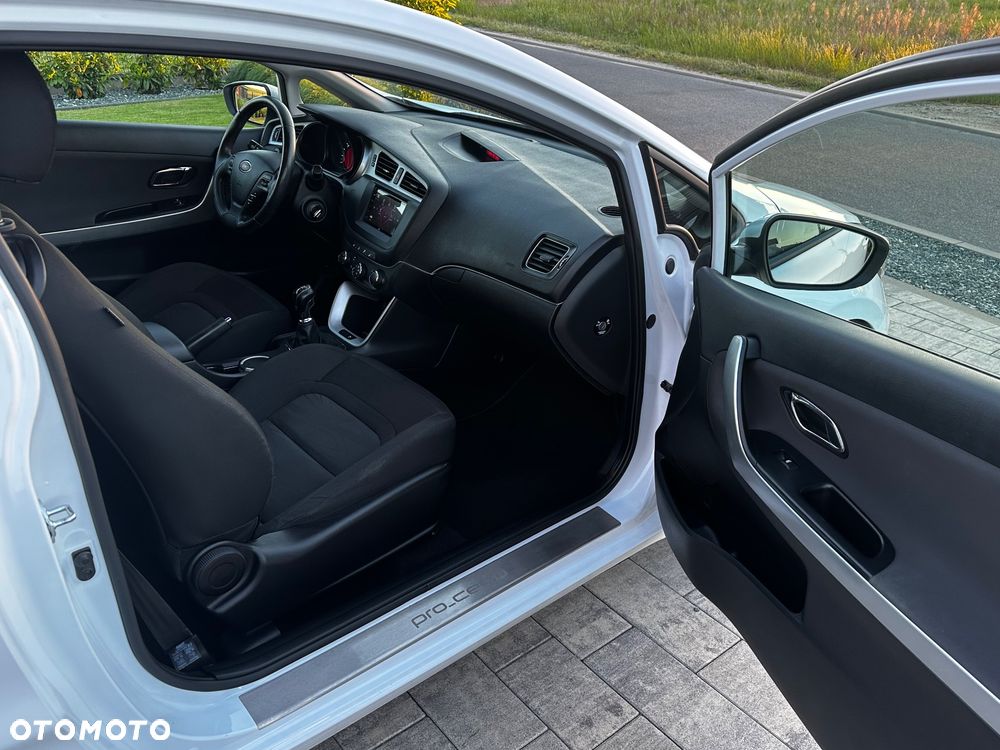 Kia ProCeed - 21