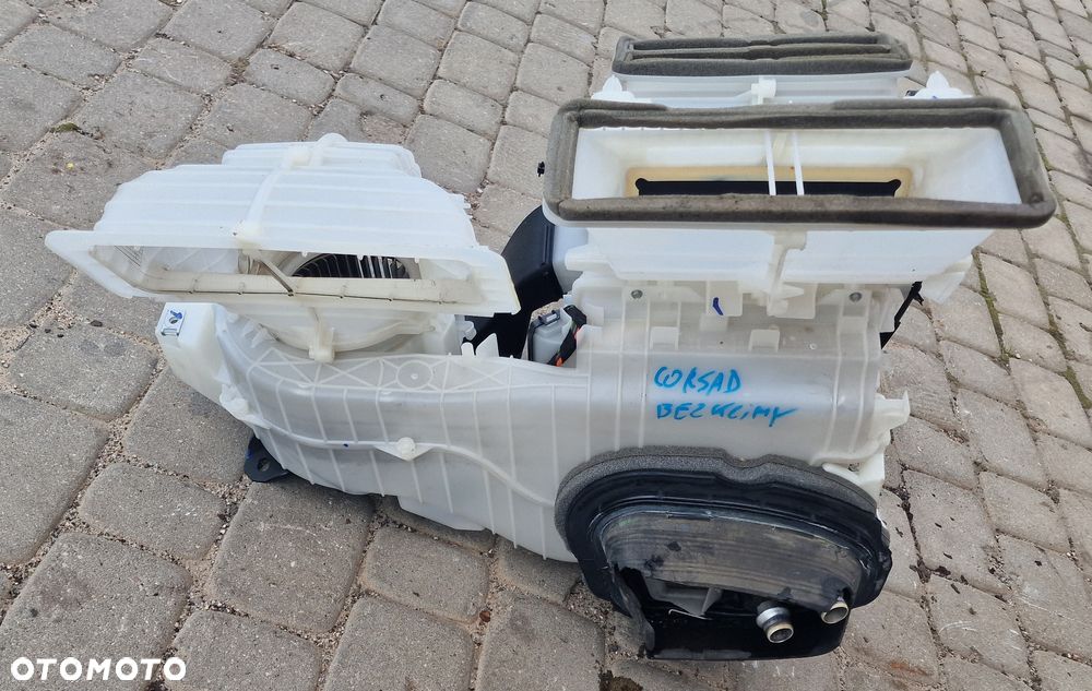 NAGRZEWNICA LJ413299199 OPEL CORSA D - 2