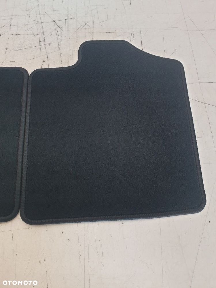 dywaniki welurowe wycieraczka mazda 2 07-17 - 5